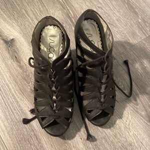 Sugar size 5.5 wedge heel